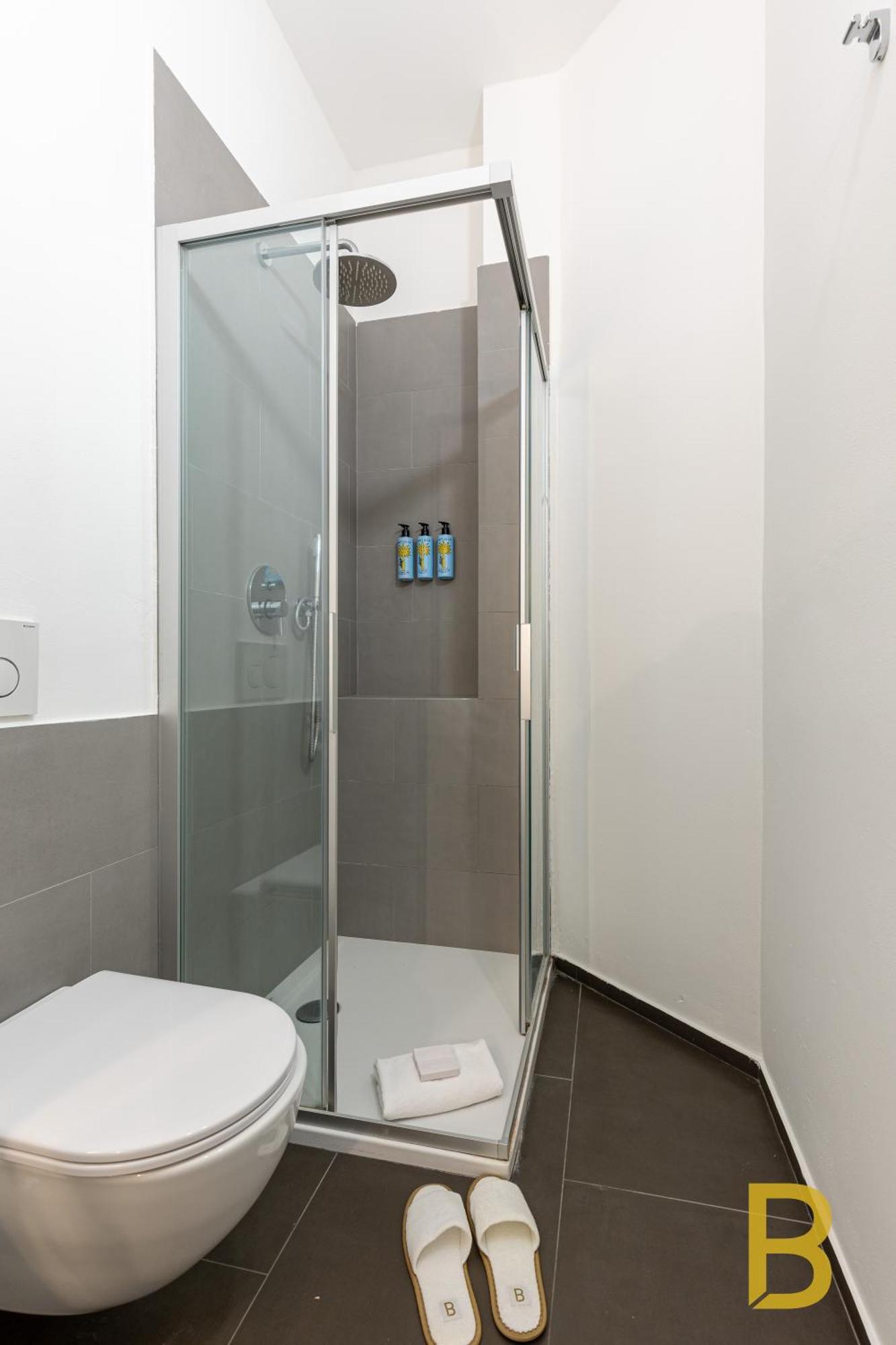 Beplace In De Amicis Appartement Milaan